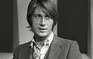 https://margit2.hu/forumba-kepek/jacques-dutronc1.jpg