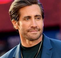https://margit2.hu/forumba-kepek/jake-gyllenhaal.jpg