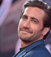 https://margit2.hu/forumba-kepek/jake-gyllenhaal3.jpg