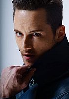https://margit2.hu/forumba-kepek/jesse-lee-soffer3.jpg