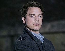 https://margit2.hu/forumba-kepek/john-barrowman.jpg