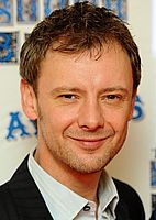 https://margit2.hu/forumba-kepek/john-simm.jpg