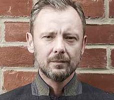 https://margit2.hu/forumba-kepek/john-simm2.jpg
