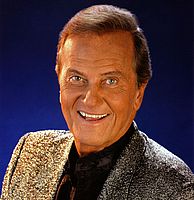https://margit2.hu/forumba-kepek/pat-boone2.jpg
