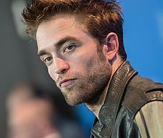 https://margit2.hu/forumba-kepek/robert-pattinson3.jpg