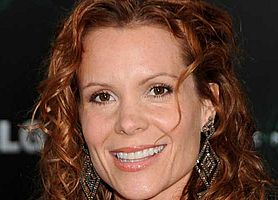 https://margit2.hu/forumba-kepek/robyn-lively3.jpg
