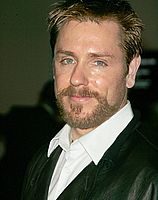 https://margit2.hu/forumba-kepek/ron-eldard3.jpg