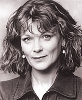 https://margit2.hu/forumba-kepek/samantha-bond2.jpg