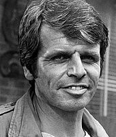https://margit2.hu/forumba-kepek/william-devane.jpg