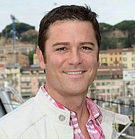 https://margit2.hu/forumba-kepek/yannick-bisson.jpg